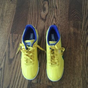 NWT Puma Roma size 7 sneakers - yellow,
